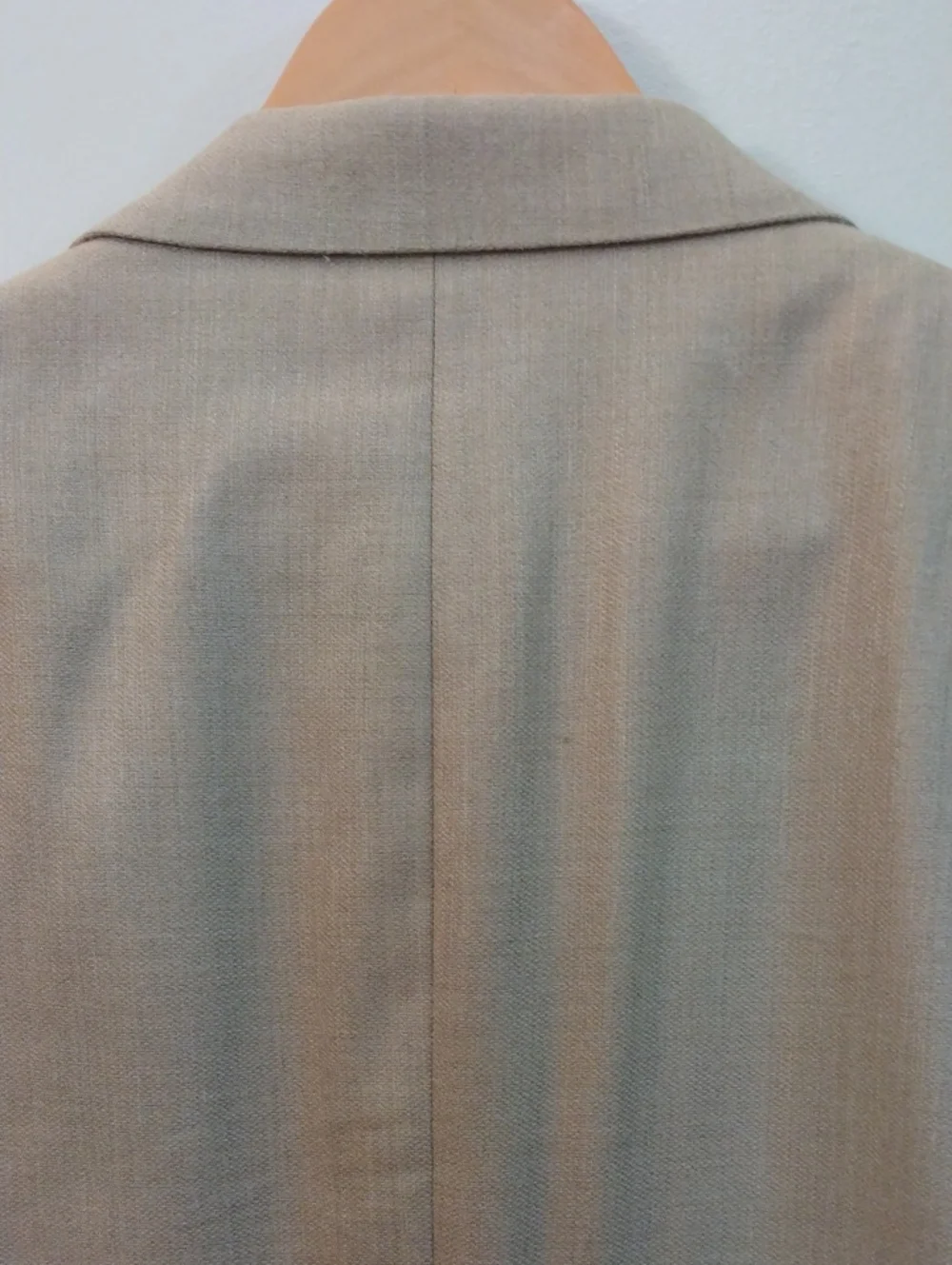 Vintage - Like New Oscar De La Renta Wool/Silk Light Tan Sport Jacket  44R